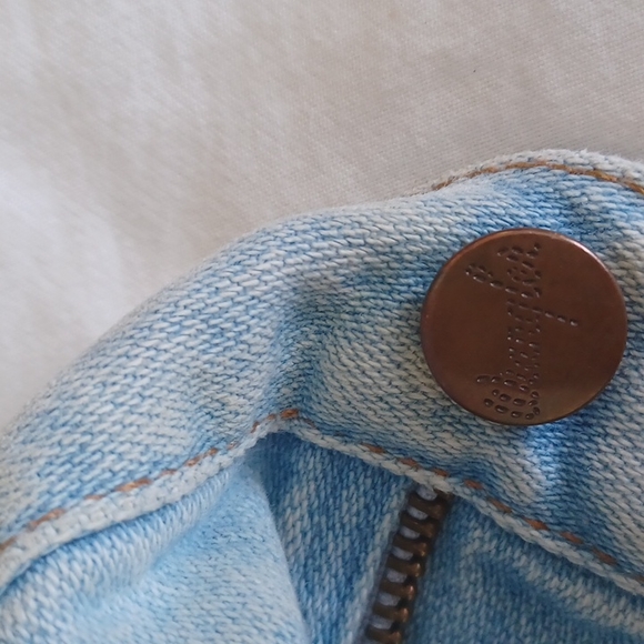 Vintage Men's washed out Wrangler Jeans - Picture 4 of 7